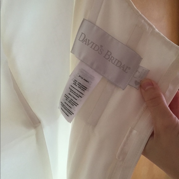 Wedding dress - Picture 13 of 16